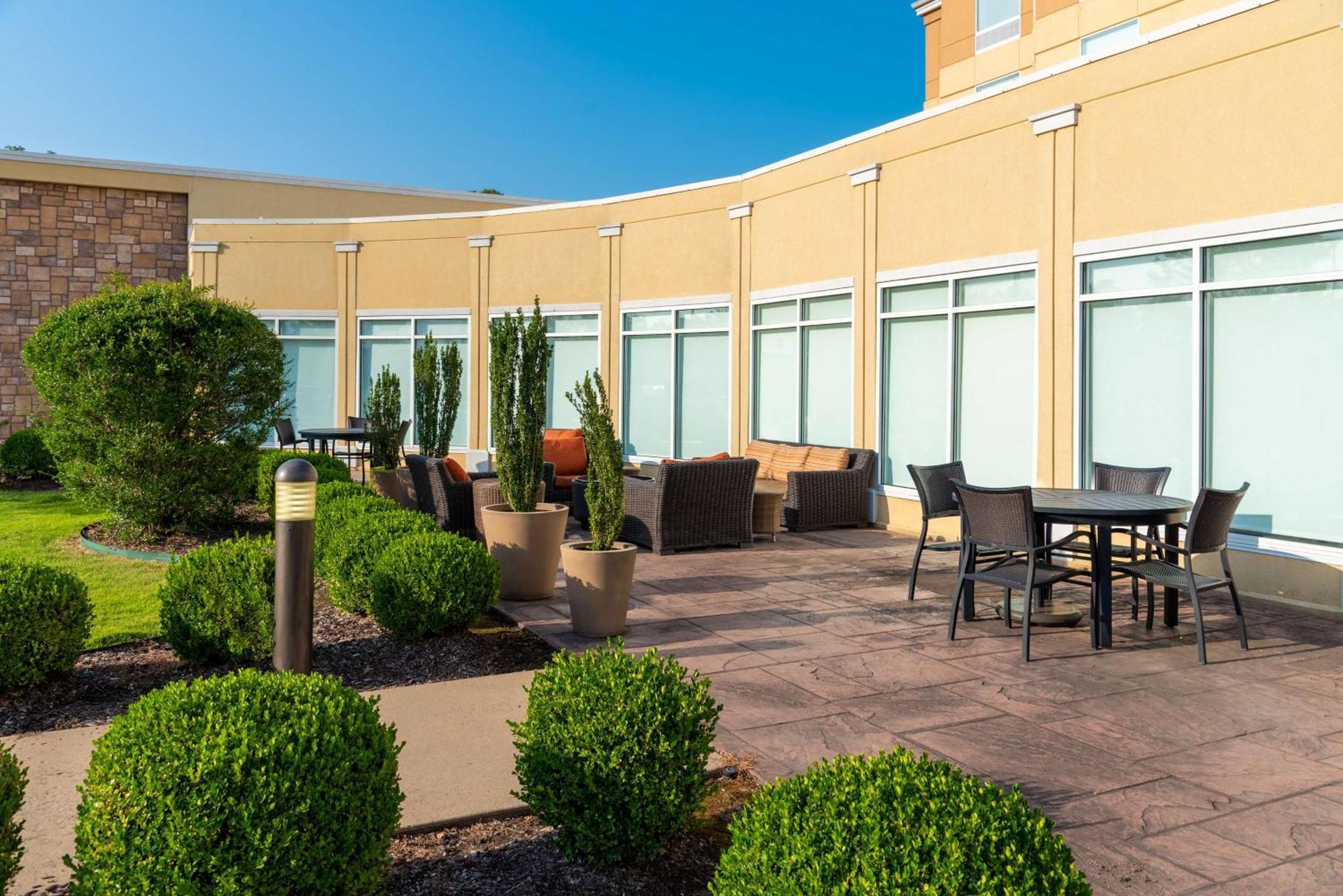 Hilton Garden Inn North Little Rock Exterior photo